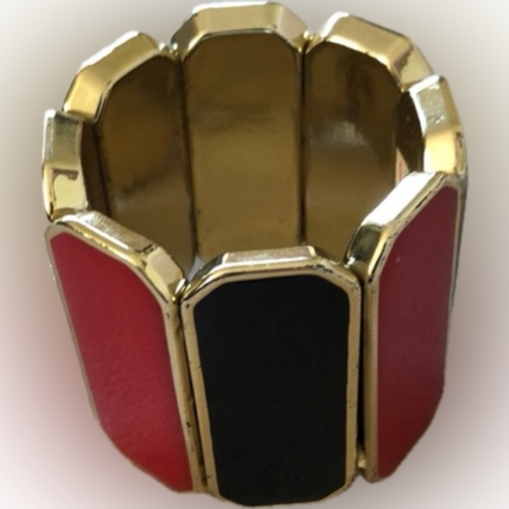 Red and black tile stretch bracelet